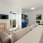 Apartamento 1 Bedroom Awesome In Lukoran