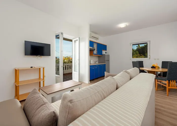 شقة 1 Bedroom Lovely In Lukoran