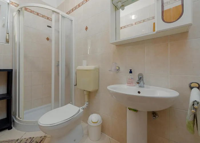1 Bedroom Lovely In