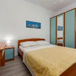 1 Bedroom Awesome In *