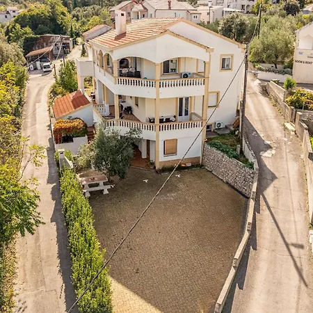 1 Bedroom Stunning In * Lukoran