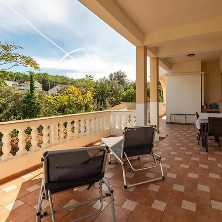 1 Bedroom Stunning In Apartamento *