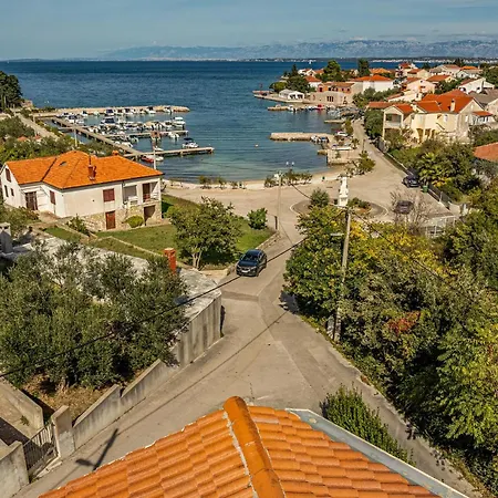 1 Bedroom Stunning In * Lukoran