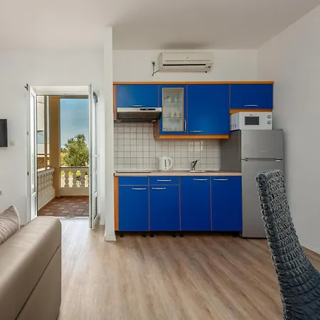 1 Bedroom Stunning In Apartamento