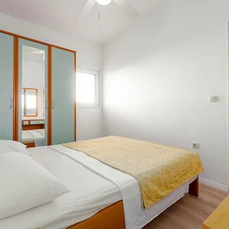1 Bedroom Stunning In Apartamento *