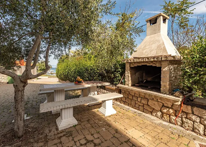 1 Bedroom Lovely In