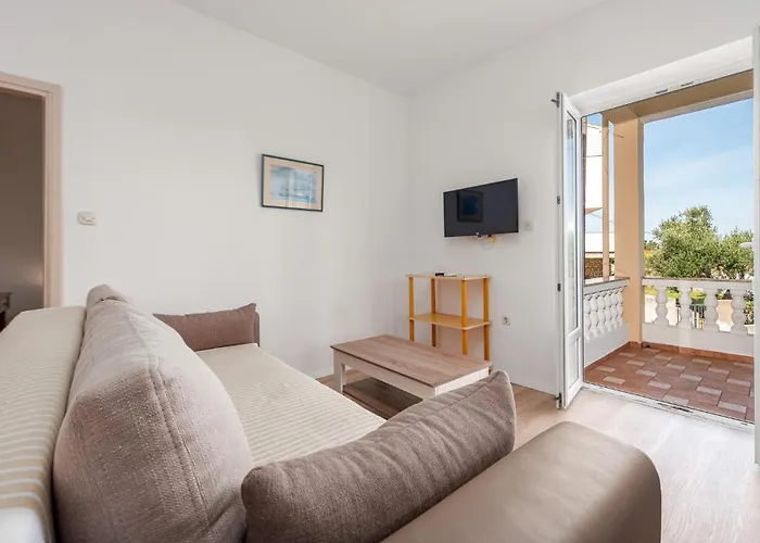 1 Bedroom Lovely In * Lukoran